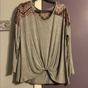 Maurices top